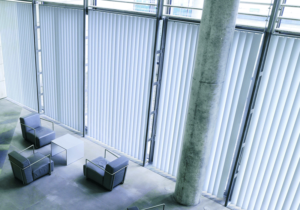 Store à bandes verticale