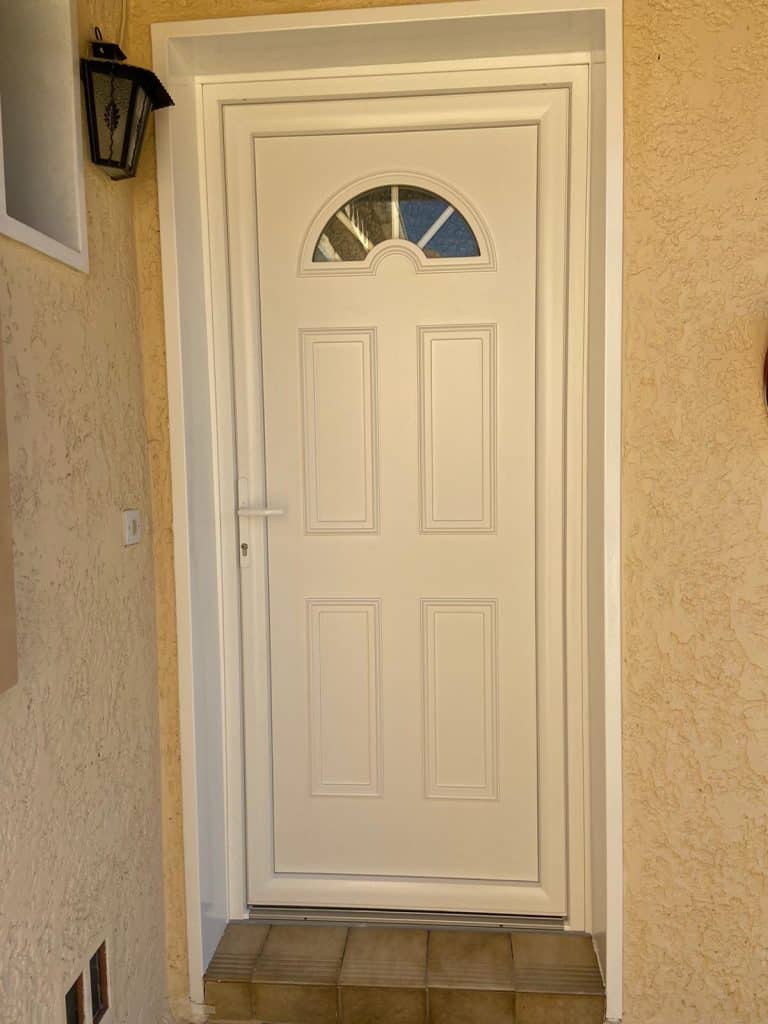 Porte d'entrée PVC